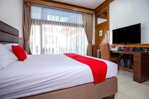 Double Room | 1 bedroom, desk, blackout drapes, free WiFi