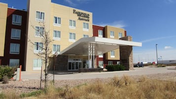 Vista frontal de la propiedad