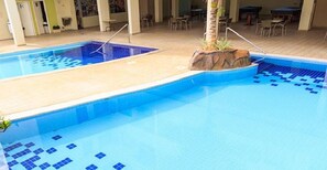 Indoor pool, 3 outdoor pools, pool loungers