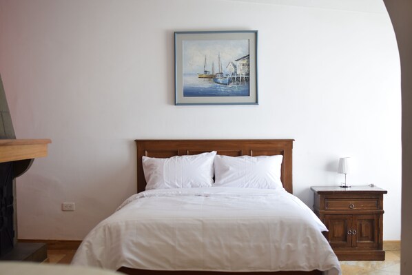 华丽客房, 1 张特大床 | 办公桌、隔音、床单