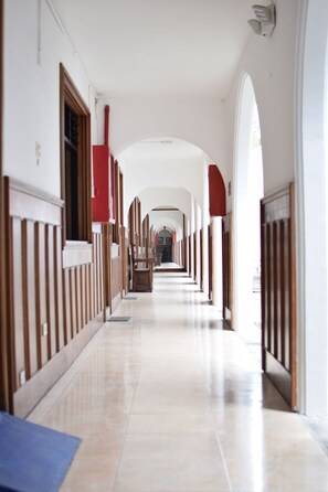 Reception - Hotel Ambassador (Quito)