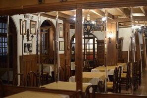 Restaurant - Hotel Ambassador (Quito)