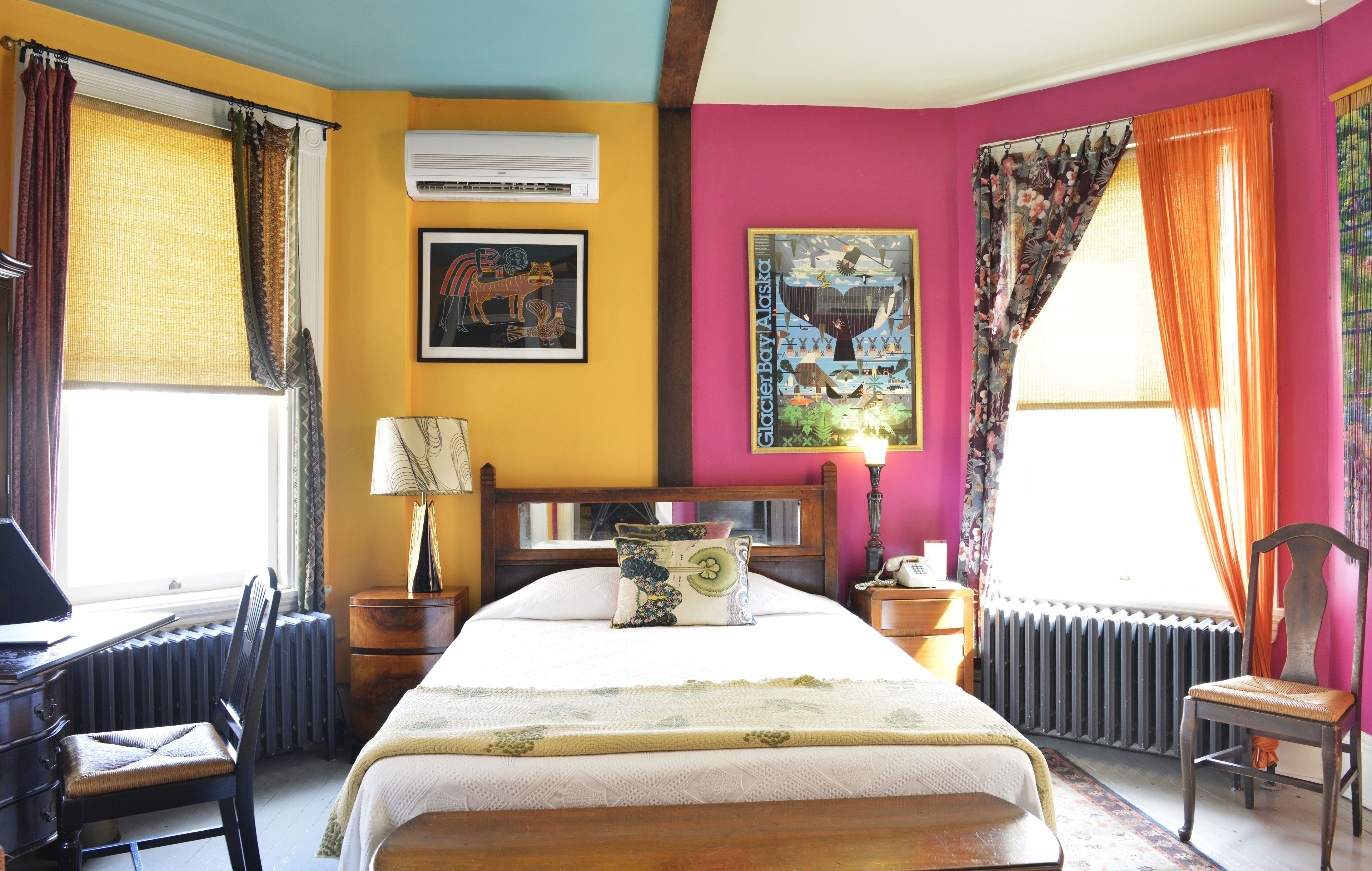 Room, 1 Queen Bed, Private Bathroom | Individually decorated, individually furnished, desk, iron/ironing board