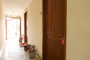 Interior detail - RedDoorz Plus near Parahyangan University (Bandung)