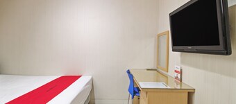 RedDoorz @ Mangga Besar 2