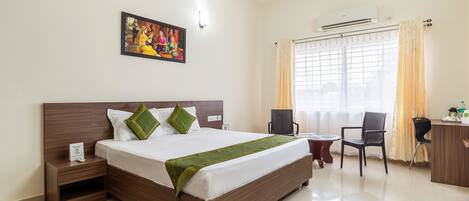 Standard Room | Desk, iron/ironing board, free WiFi