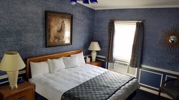 Phòng Premium, 1 giường cỡ king, tủ lạnh & lò vi sóng | Bàn, giường gấp/giường phụ (phụ phí)