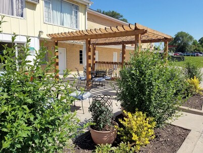 Travelier Motel