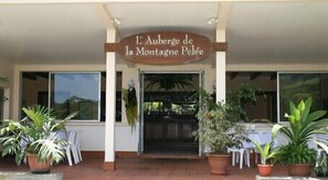 Se sirven desayunos, comidas, cenas y cocina francesa