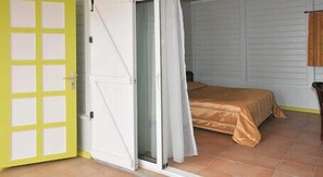 Habitación estándar doble, vistas a la montaña | 1 dormitorio, escritorio, cunas gratuitas