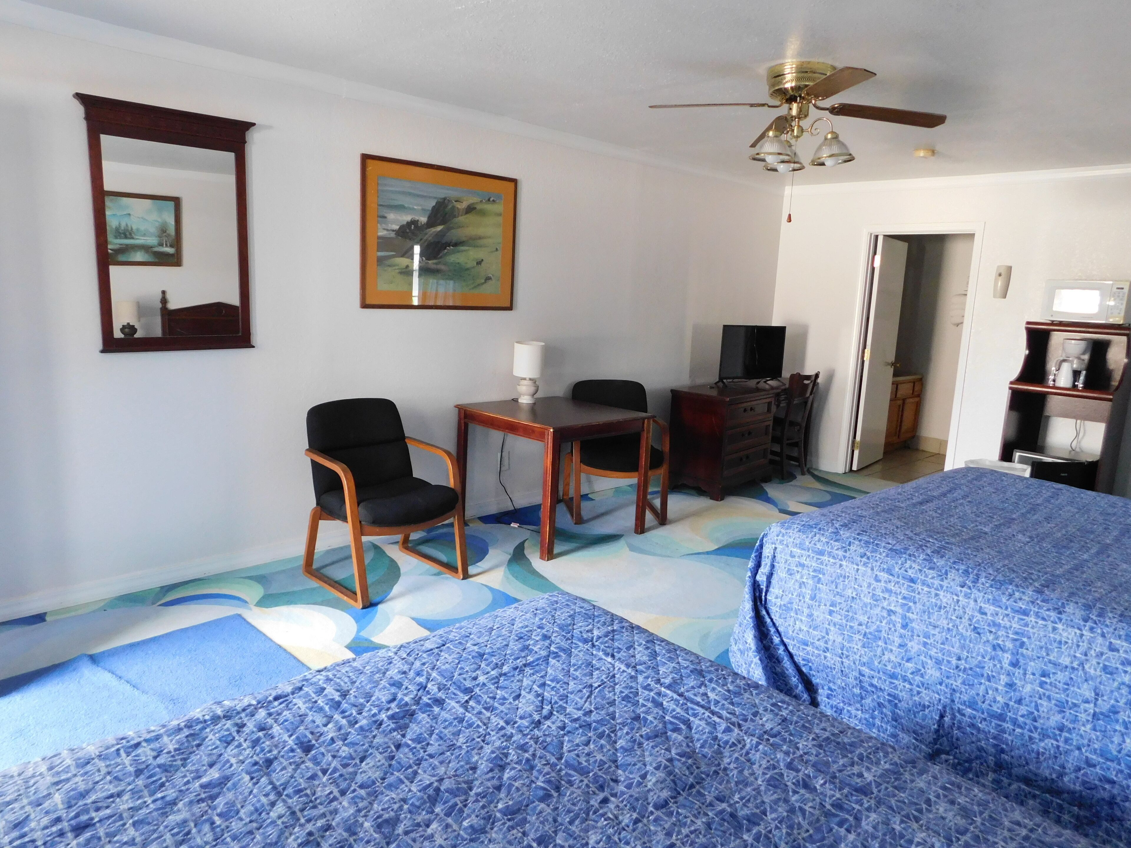 Deluxe Double Main flr no pets allowed no smoking | Free WiFi, bed sheets