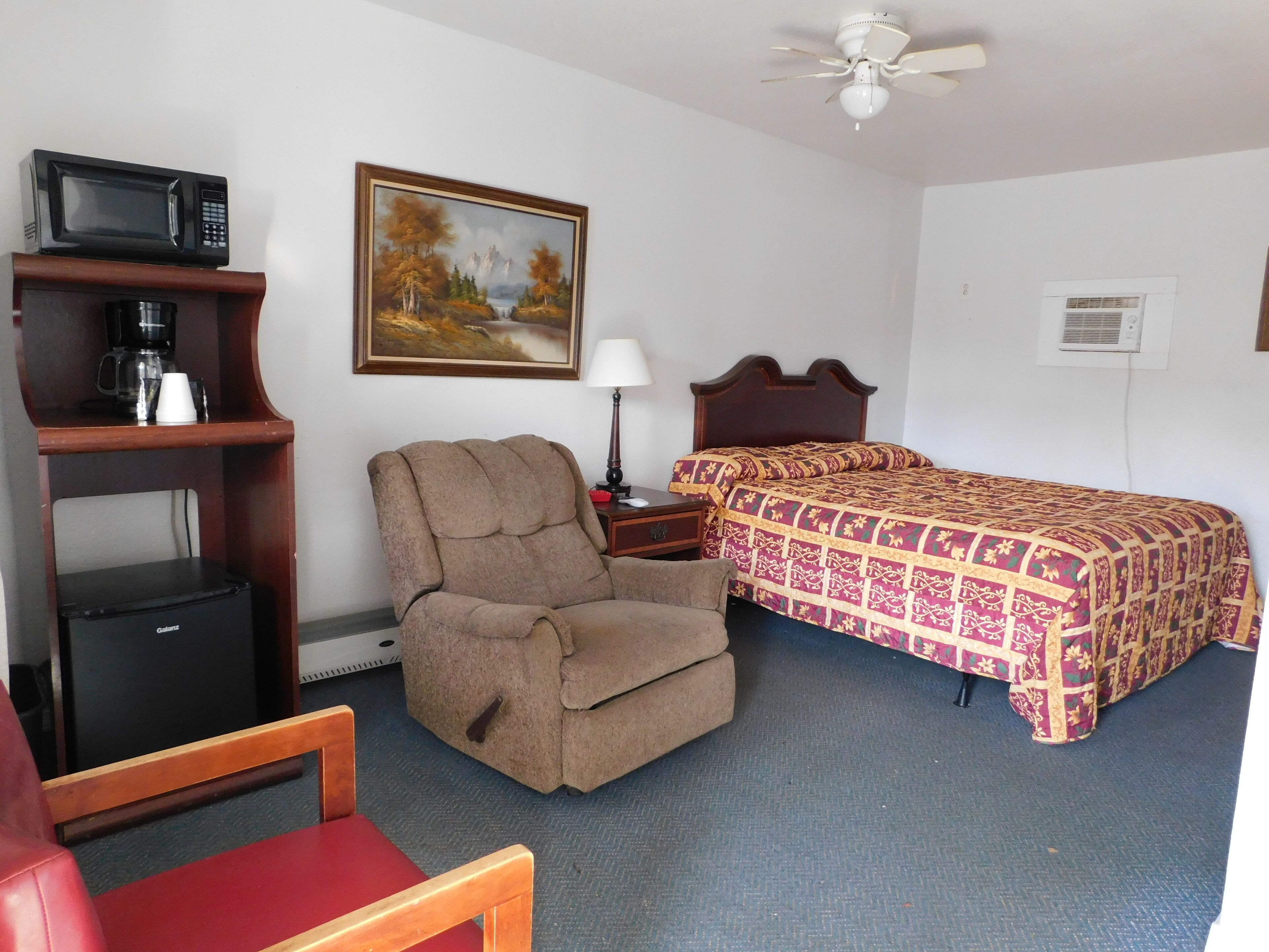 Habitación estándar, 1 cama Queen size, para fumadores | Wifi gratis y ropa de cama 