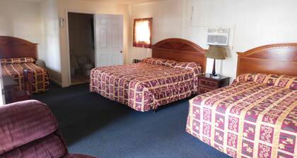 Little Shamrock Motel A1