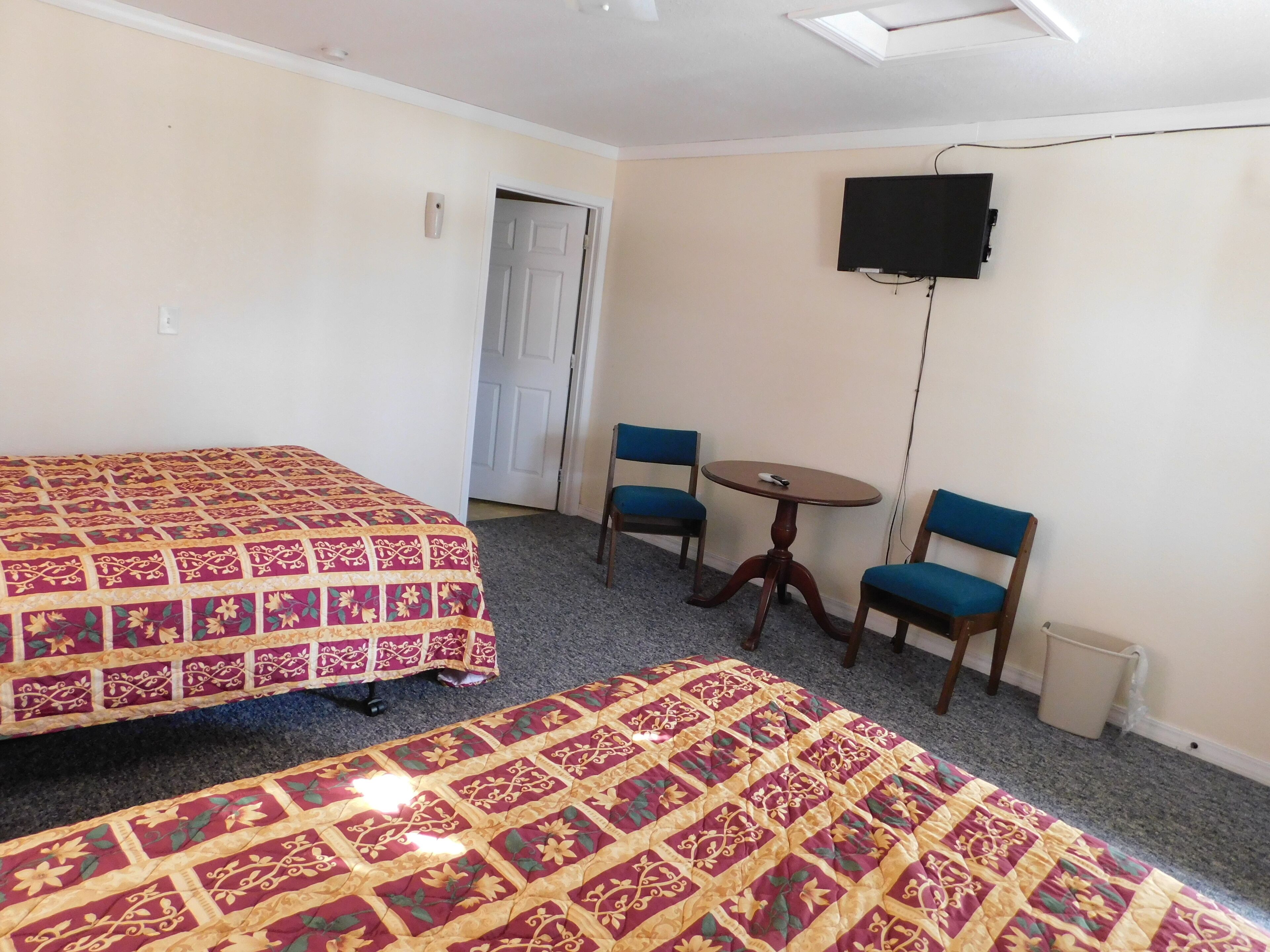 Economy Double or Twin Room, Non Smoking, Courtyard View | Free WiFi, bed sheets