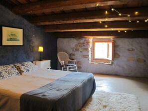 Blackout curtains, soundproofing, free WiFi, bed sheets
