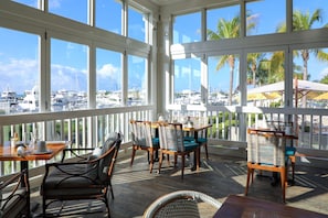 Colazione a pagamento, servita tutte le mattine