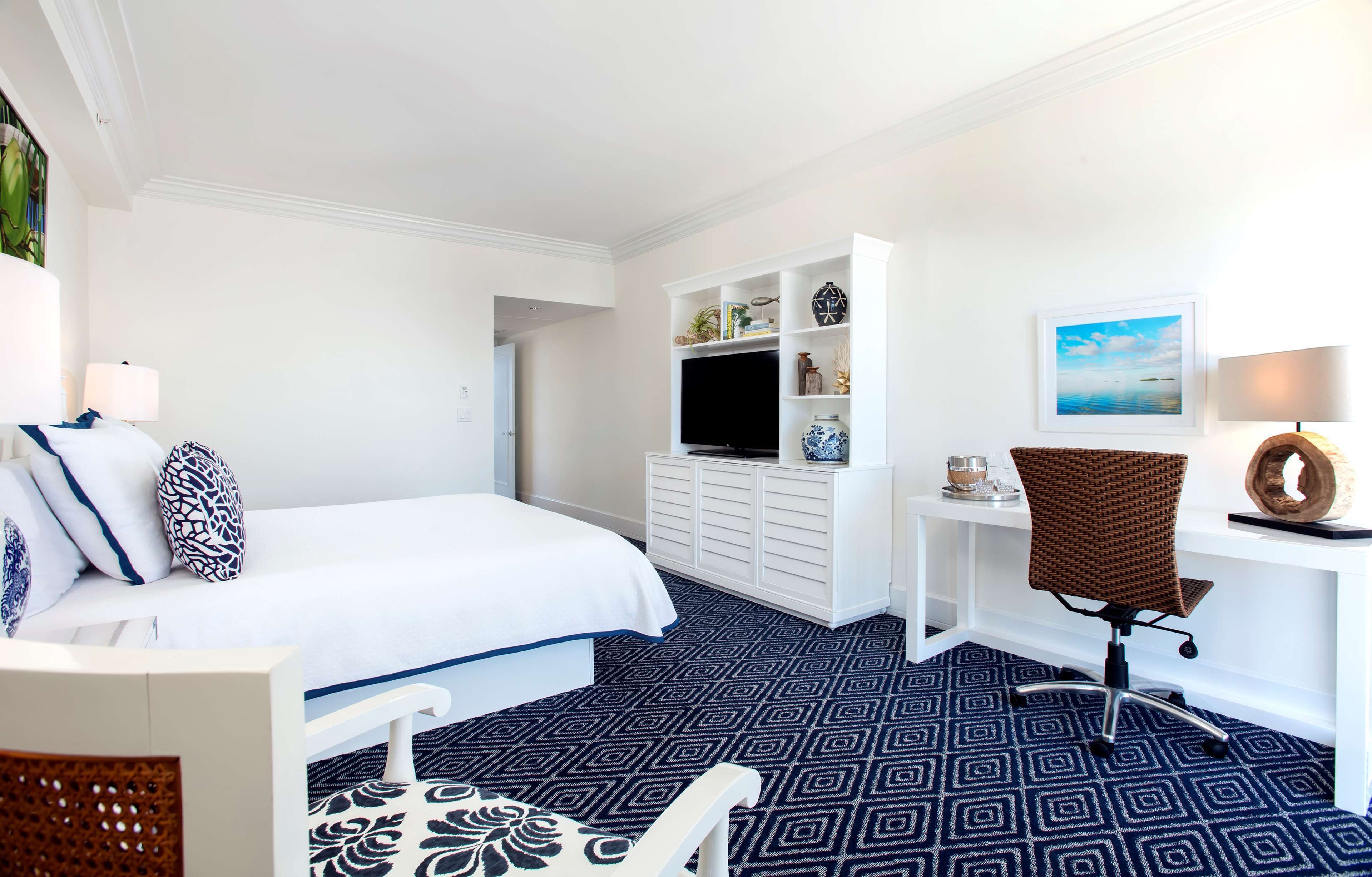 egyptian cotton sheets, premium bedding, down duvets, in-room safe