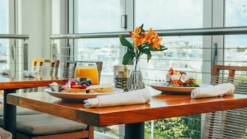 Restaurant at Oceans Edge Key West Resort, Hotel & Marina