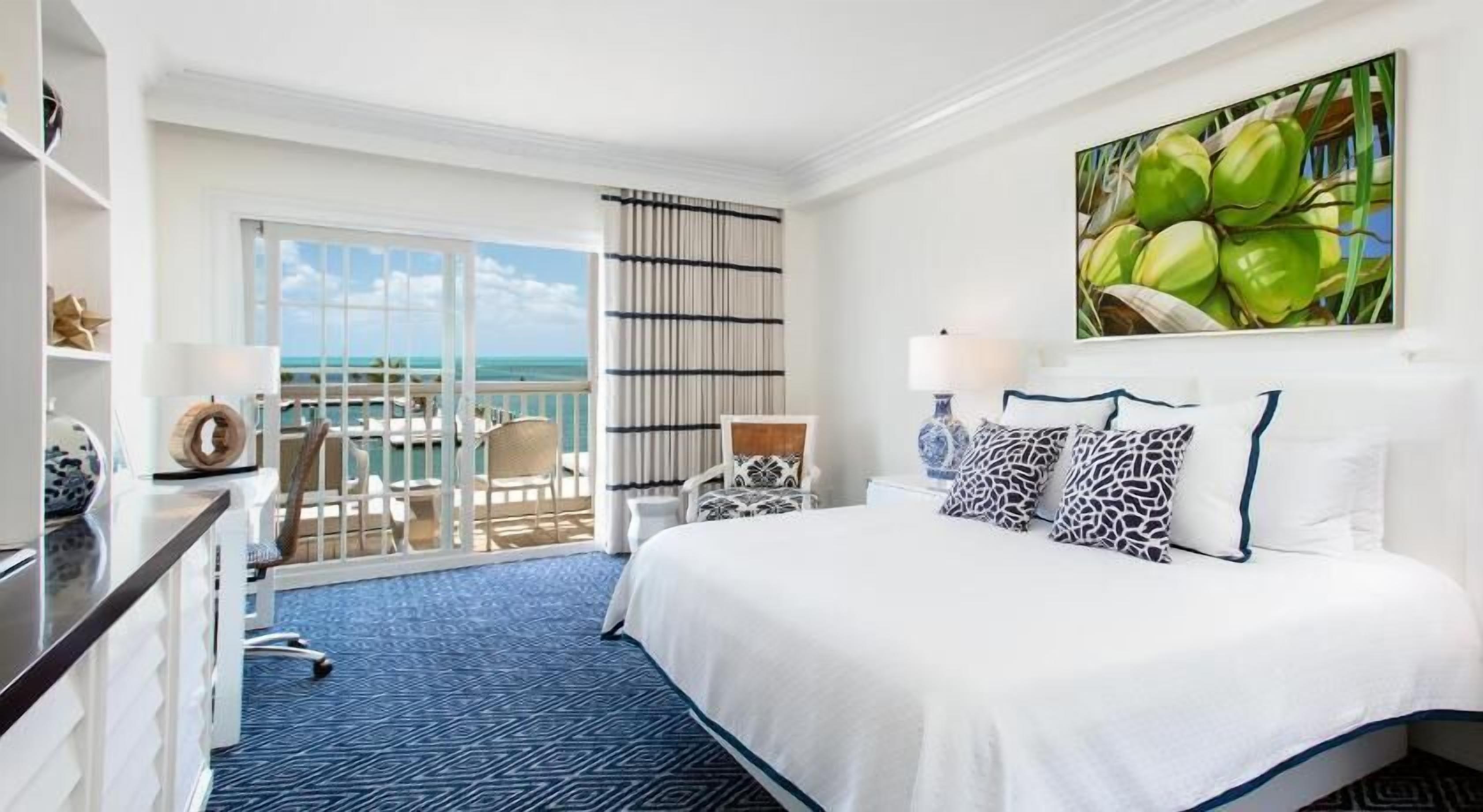 Egyptian cotton sheets, premium bedding, down comforters, in-room safe