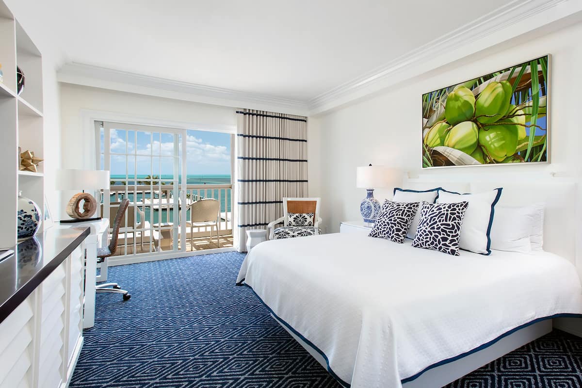 egyptian cotton sheets, premium bedding, down duvets, in-room safe