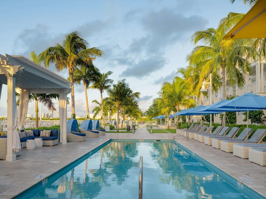 6 outdoor pools, free cabanas, pool umbrellas