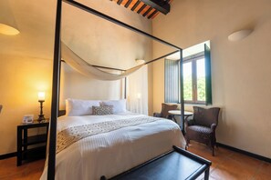 经典客房 | 迷你吧、客房内保险箱、办公桌、隔音