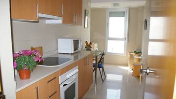 Apartment, 3 Schlafzimmer | Eigene Küche | Kühlschrank, Mikrowelle, Ofen, Geschirrspüler