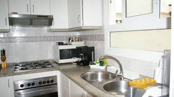 Apartment, 2 Schlafzimmer | Eigene Küche | Großer Kühlschrank, Mikrowelle, Ofen, Herdplatte