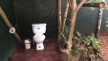 Standard Cabin, 1 Bedroom, River View, Mountainside | Bathroom | Free toiletries, towels