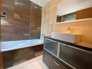 Separate bathtub and shower - Apartamento Voramar (Tossa de Mar)