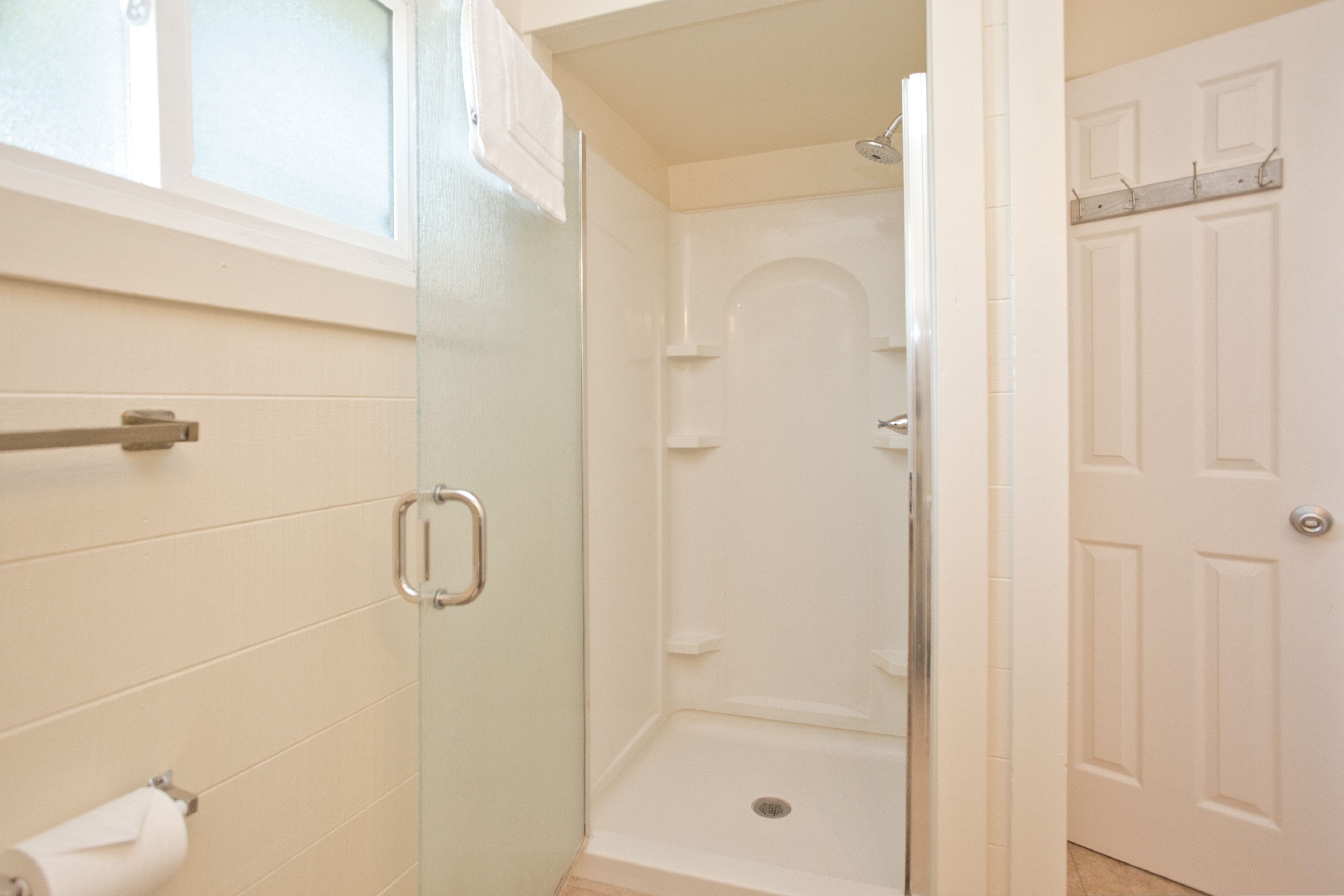 Shower, free toiletries, hair dryer, towels