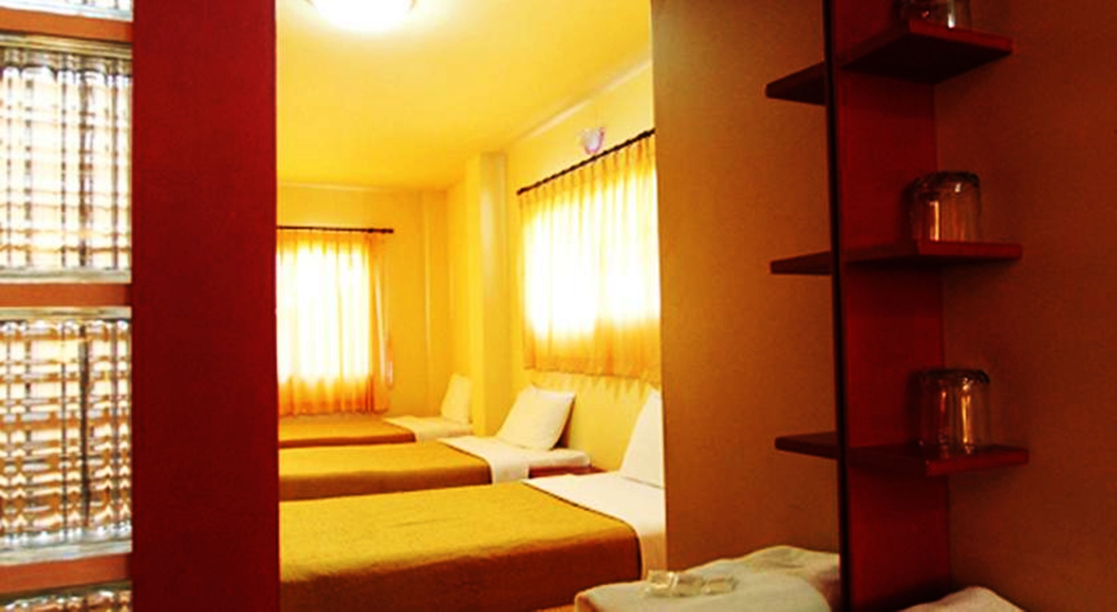 standard triple room | desk, rollaway beds, free wifi