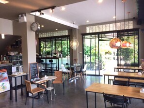 Cafe - Srisomthai Hotel (Ubon Ratchathani)