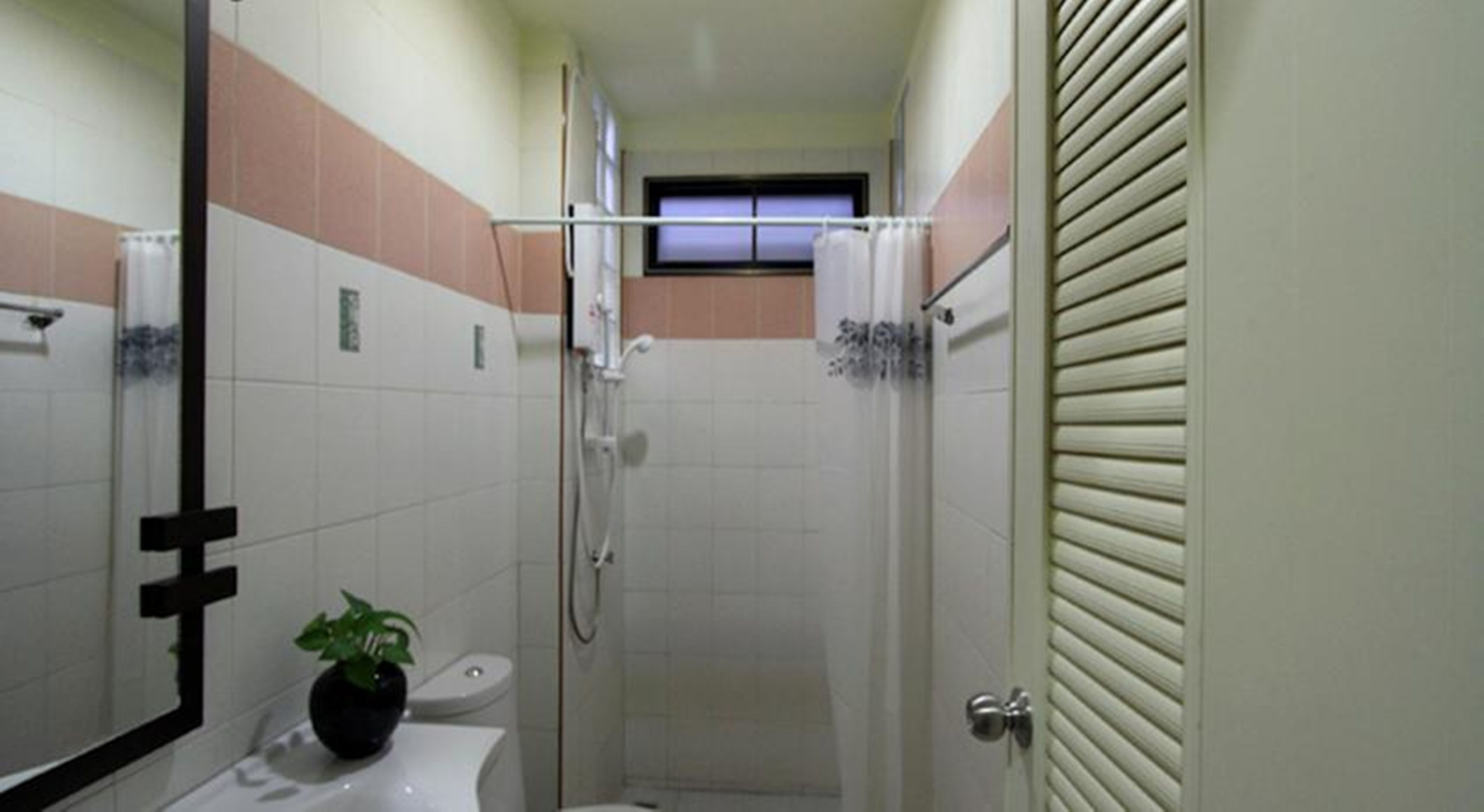 shower, free toiletries, towels