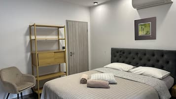 Classic Double Room | Minibar, desk, free WiFi