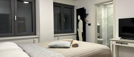Classic Double Room | Minibar, desk, free WiFi