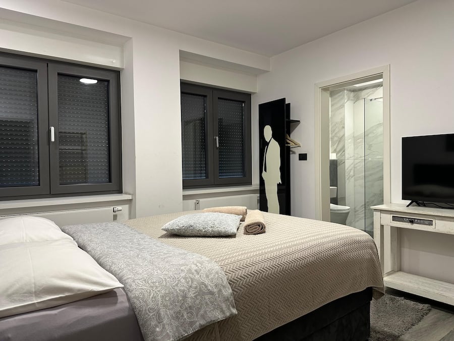 Minibar, escritorio y wifi gratis