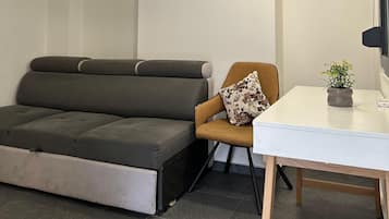 Minibar, desk, free WiFi