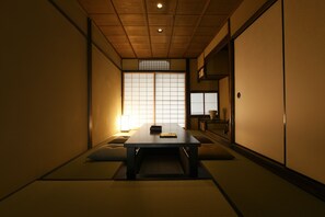 Basic-Stadtwohnung (Japanese Style) | Wohnbereich | LCD-Fernseher, MP3-Dockingstation, Fußbodenheizung