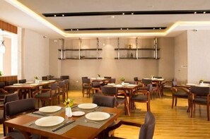 Restaurant - Camellia Hotel (Kunming)