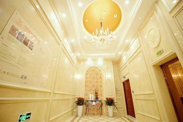 المنشأة من الداخل