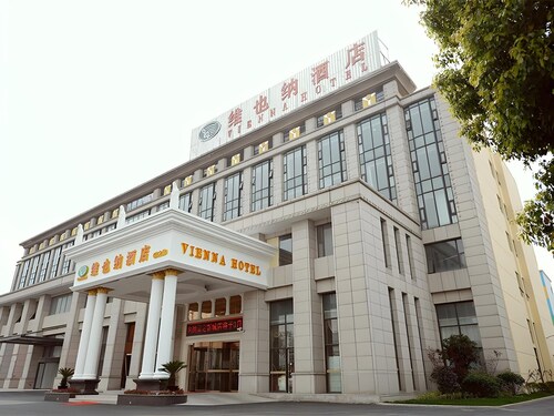 Vienna Hotel (Shanghai Hongqiao Hub Jiading New City)