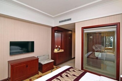Vienna Hotel (Shanghai Hongqiao Hub Jiading New City)