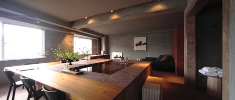 Suite | In-room safe, individually decorated, individually furnished, desk