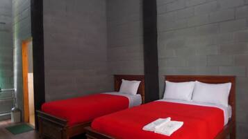 Cottage, 2 Bedrooms | Desk, free WiFi