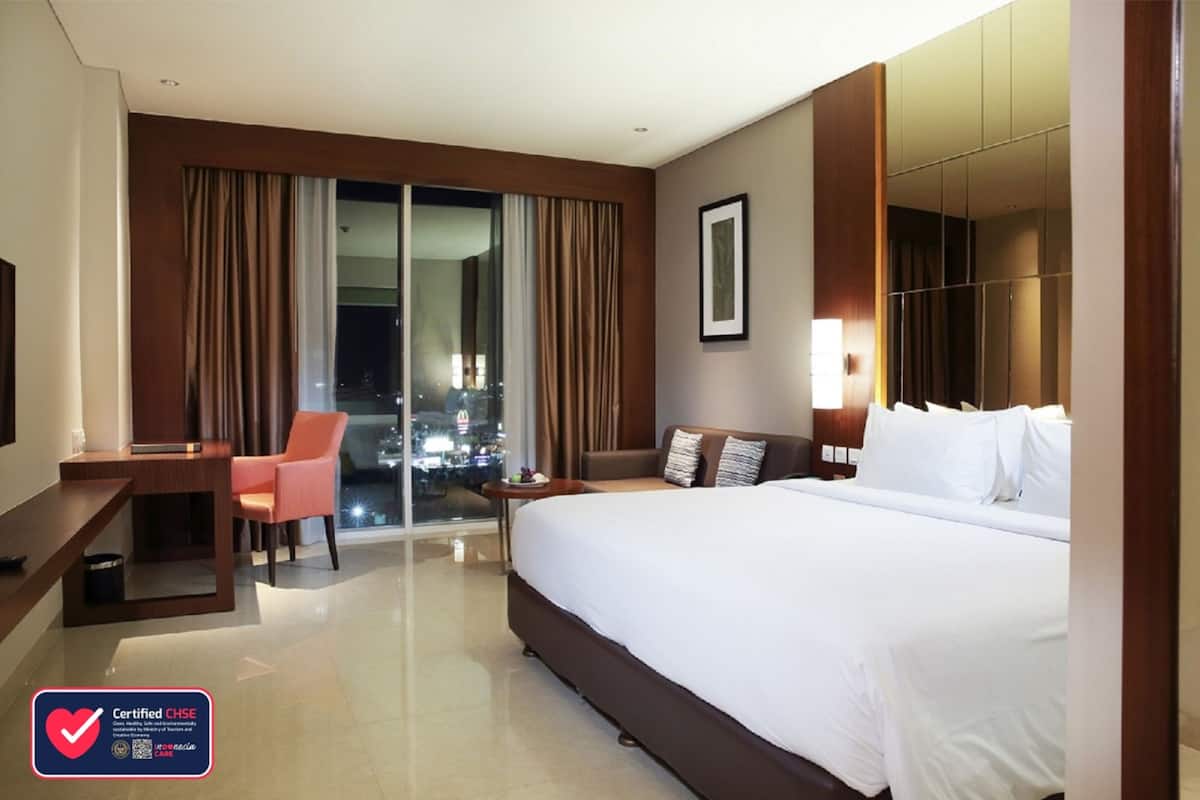 Double or Twin Room | 1 bedroom, minibar, in-room safe, desk