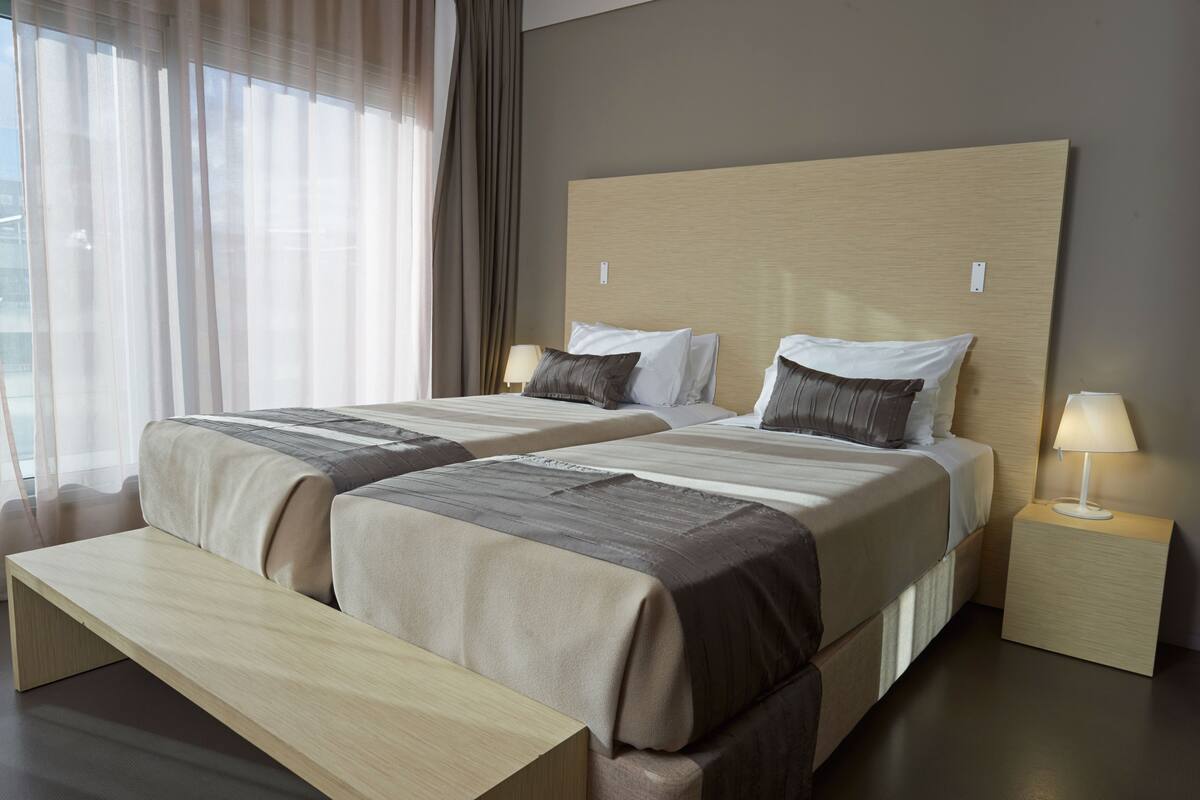 Deluxe Twin Room | Premium bedding, pillowtop beds, in-room safe, desk