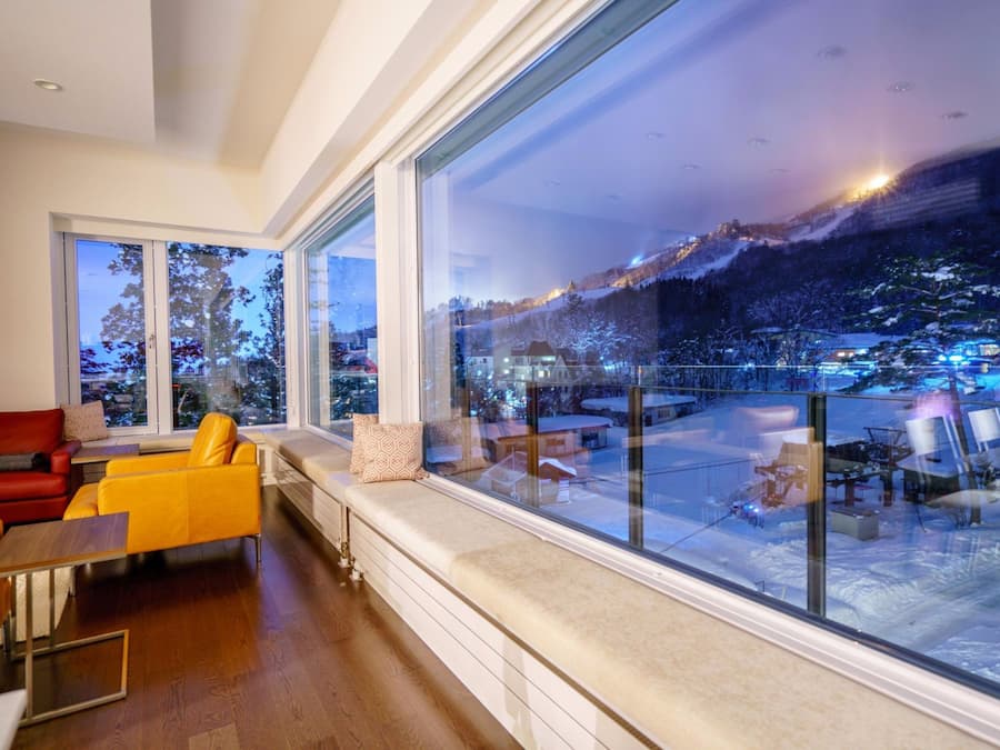 TV, peis og oppvarmet gulv