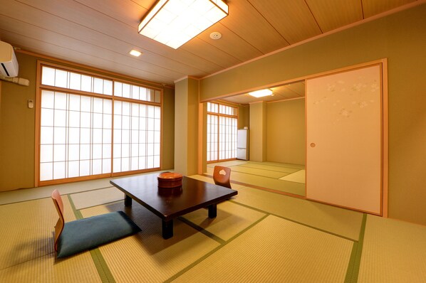 傳統客房, 非吸煙房 (Please check in by 6 pm for Dinner) | 客房內保險箱、免費無線上網