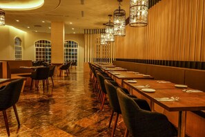 Breakfast, lunch and dinner served - Amverton Heritage Resort (Malacca City)
